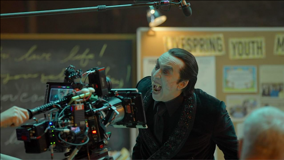 Nicolas Cage livre sa performance haute en couleur de Dracula devant la camera de Chris McKay.