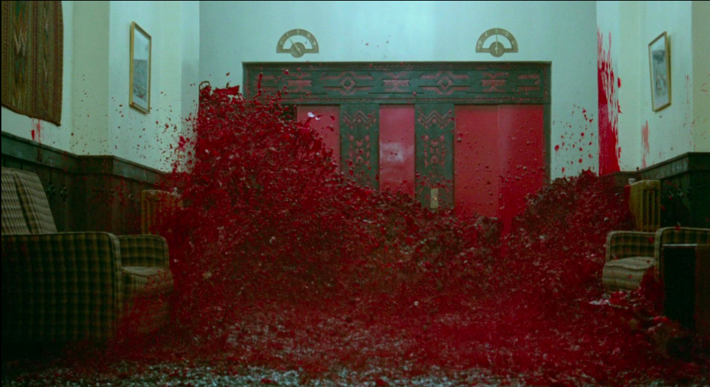 Reconstitution de la séquence de l'ascenseur sanglant dans The Shining