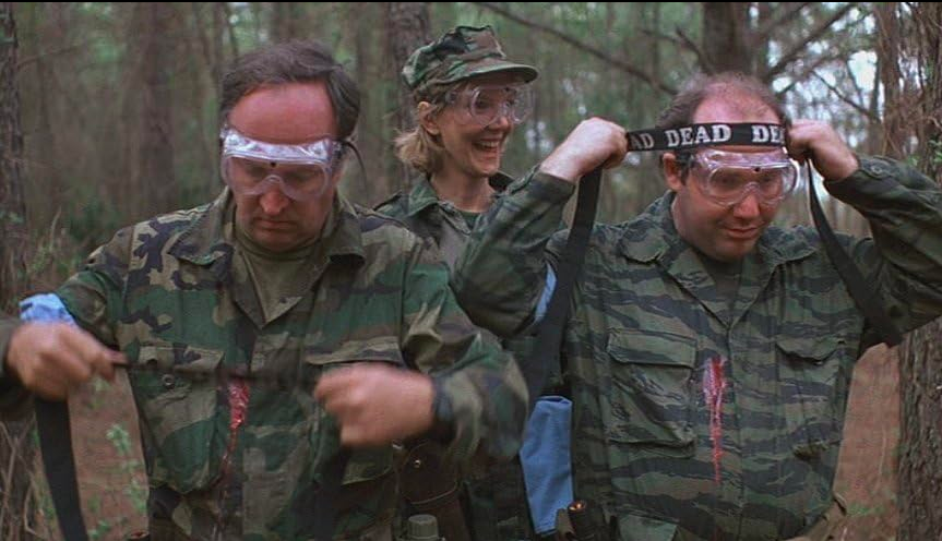 Trois redneck en tenue paramilitaire, prêts à se mesurer à Jason, dans Jason Lives : Friday the 13th Part VI
