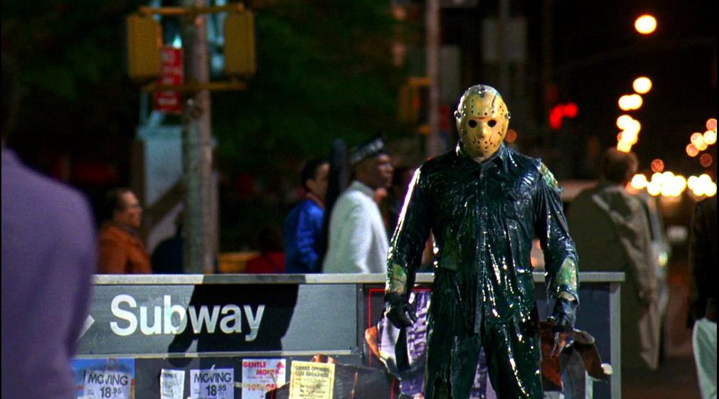 Jason devant une station de métro à New-York