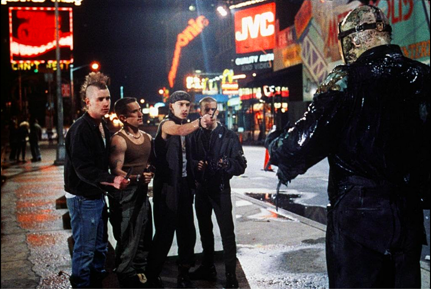Jason face à une bande de loubard new-yorkais
